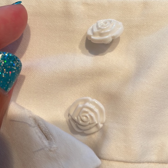 Tracy Evans White Shorts - Picture 4 of 5